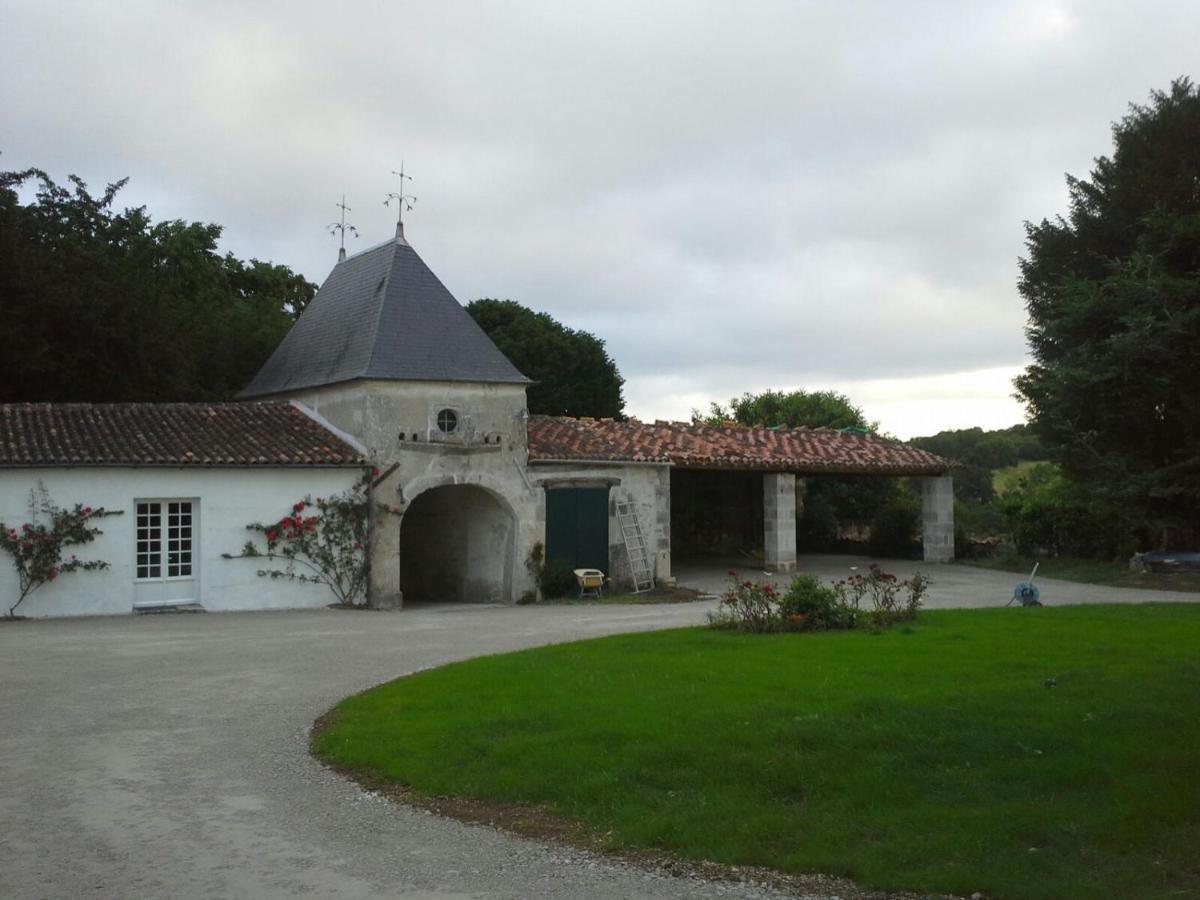 Le Logis Du Plessis Bed & Breakfast Chaniers Bagian luar foto