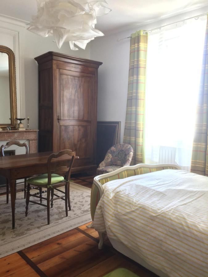 Le Logis Du Plessis Bed & Breakfast Chaniers Bagian luar foto