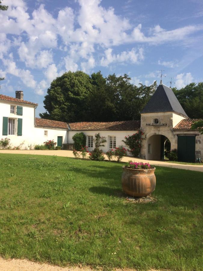 Le Logis Du Plessis Bed & Breakfast Chaniers Bagian luar foto