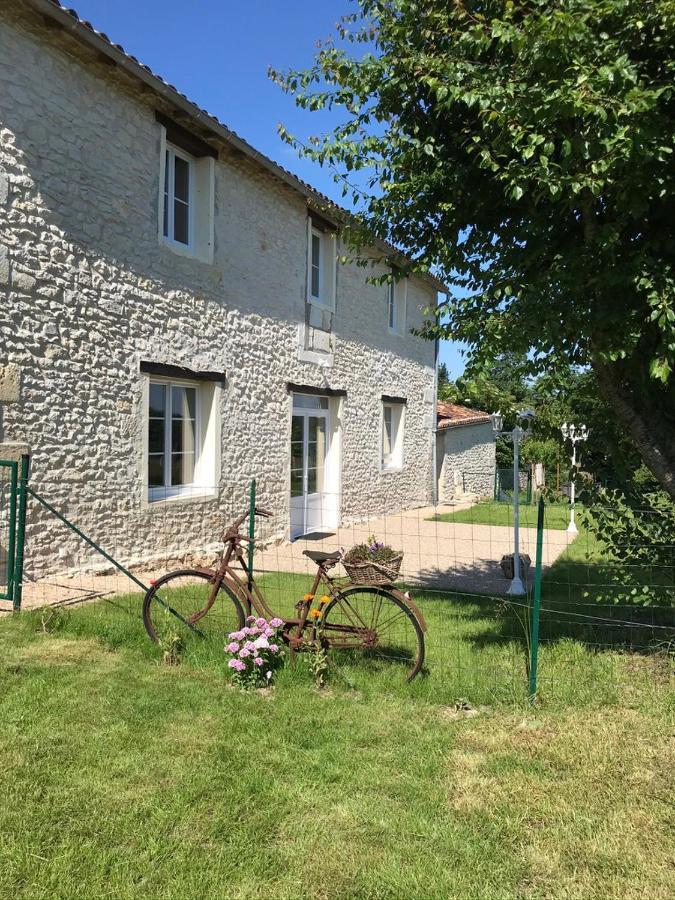 Le Logis Du Plessis Bed & Breakfast Chaniers Bagian luar foto